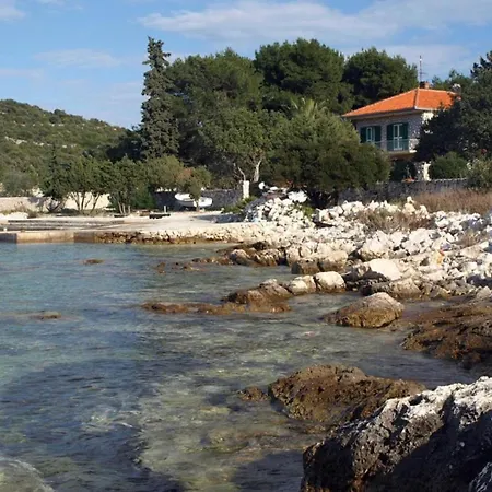 Apartment Jak 세비드